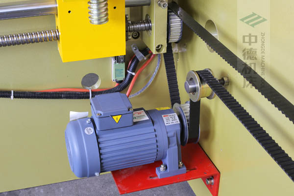 ZDP-4022強扭矩電機,后退料迅速,鋼絲同步帶精確更靜音.jpg ZDP-4022強扭矩電機,后退料迅速,鋼絲同步帶精確更靜音.jpg